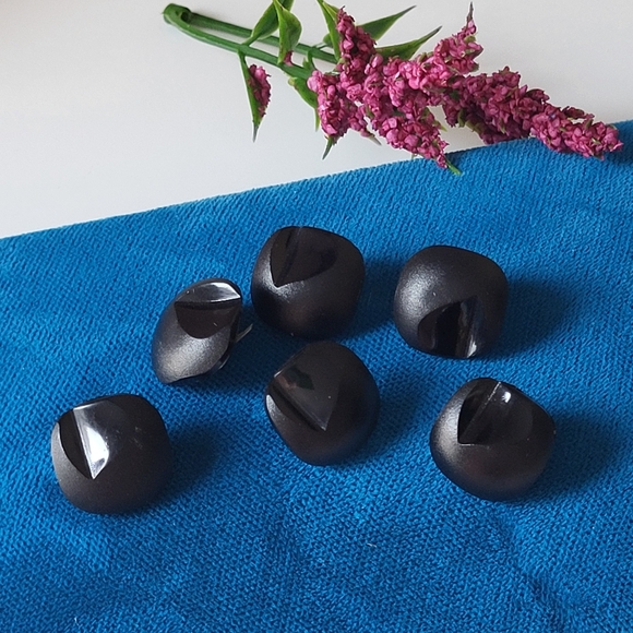 Vintage Black Square Domed Notched Plastic Shank Sewing Buttons ~ 6 Pieces - Picture 8 of 11